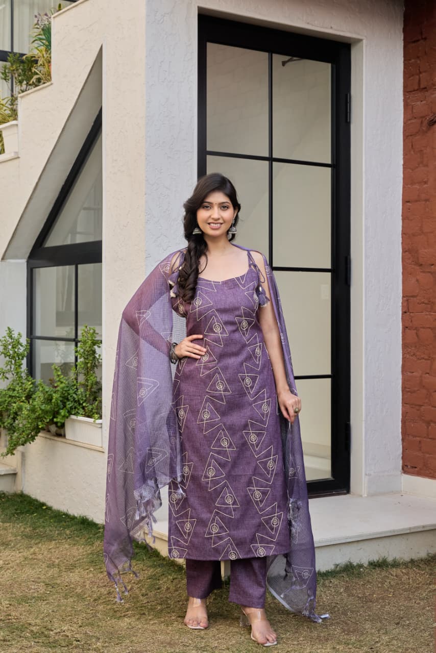 Stylish spaghetti suit with kota doriya duppata